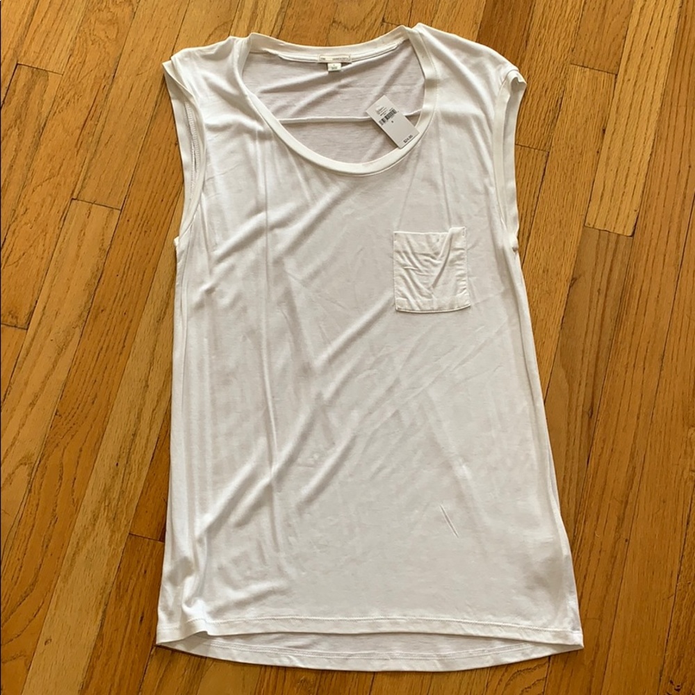 Gap small white t shirt
